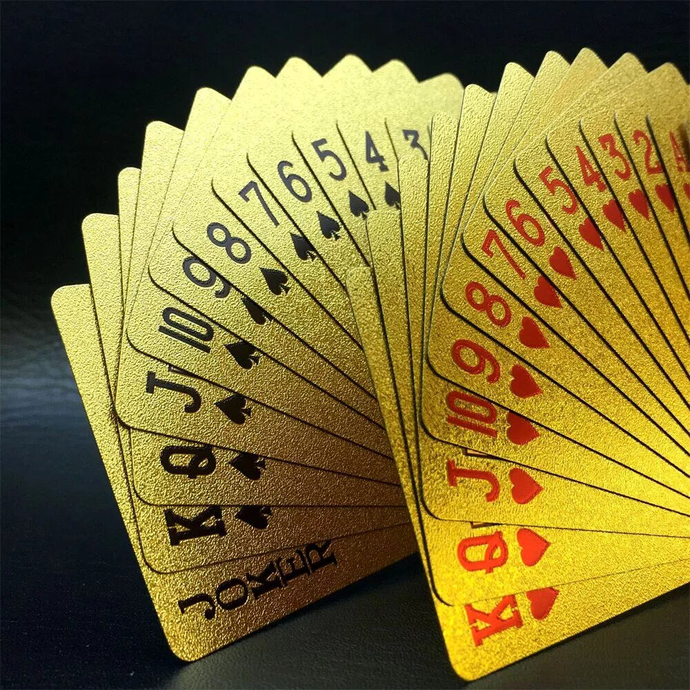 24K vergoldete Spielkarten in einer eleganten Holzbox