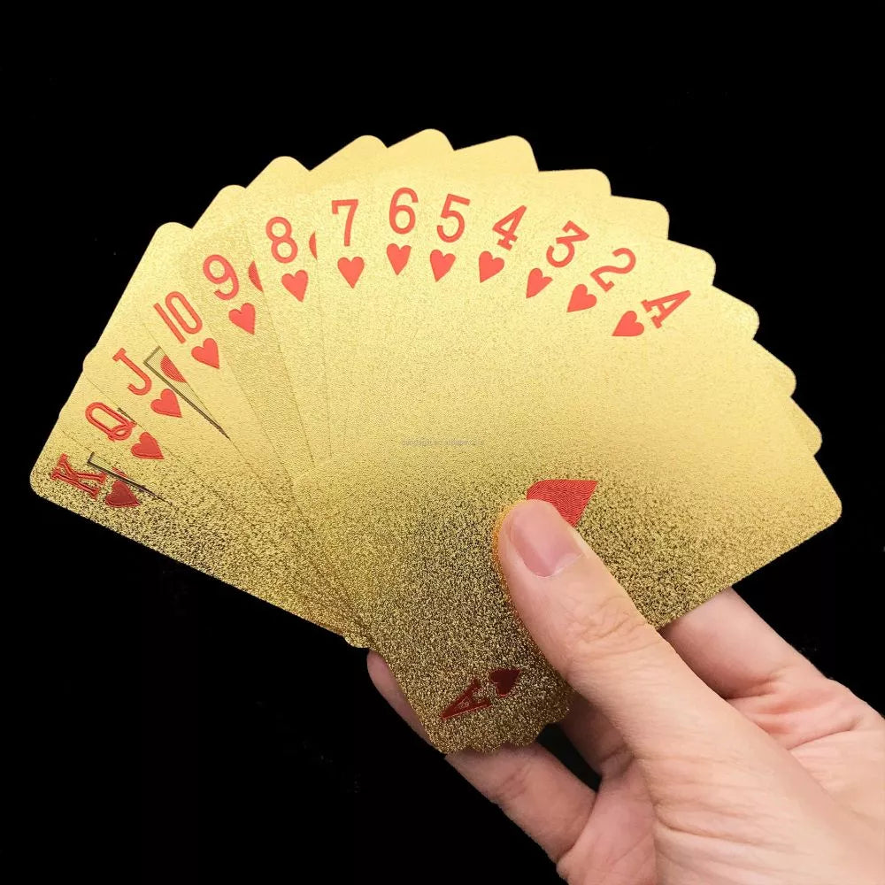 24K vergoldete Spielkarten in einer eleganten Holzbox