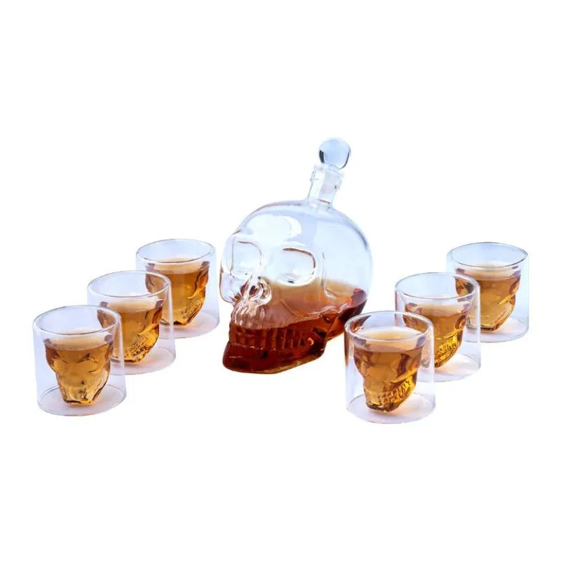 Totenkopf Karaffe Geschenkset 1000 ml Glas + 6 Free Spirits Gläser