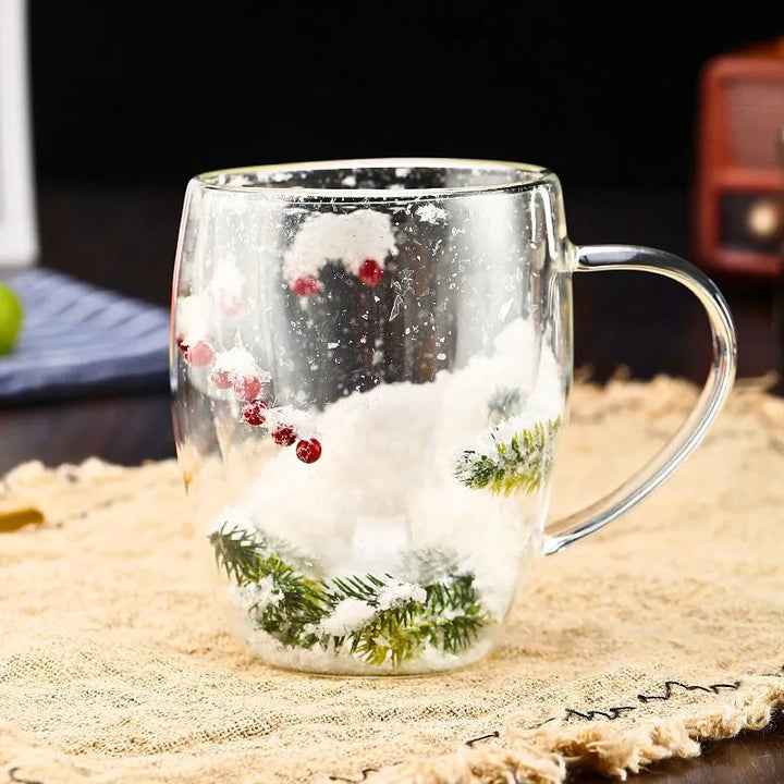 Weihnachtsbecher aus transparentem Glas