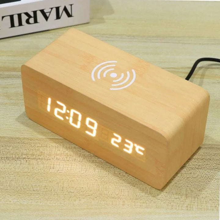 LED-Uhr mit kabellosem Laden