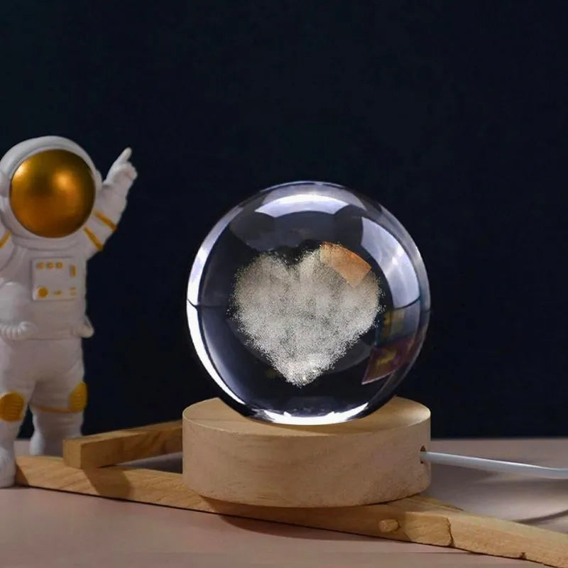 Glaskugel mit Herz, ein romantisches Geschenk