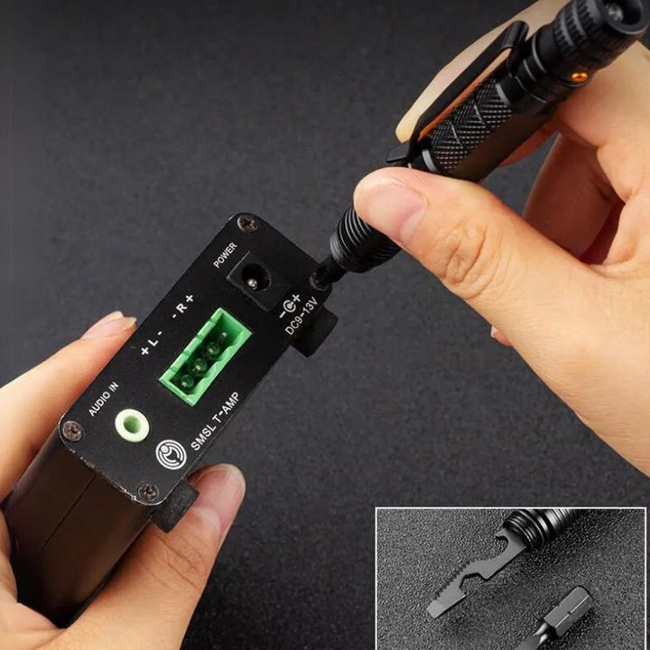 4-in-1 Tactical Pen mit Taschenlampe & ToolPen 007