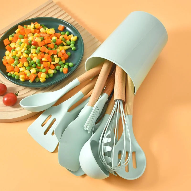 Set mit 12 Küchenutensilien