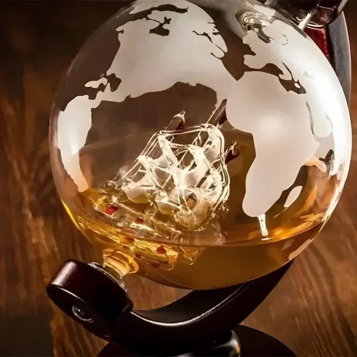 Globus Karaffe Geschenkset mit 2 Epique Gläsern und einem Fassungsvermögen von 850 ml