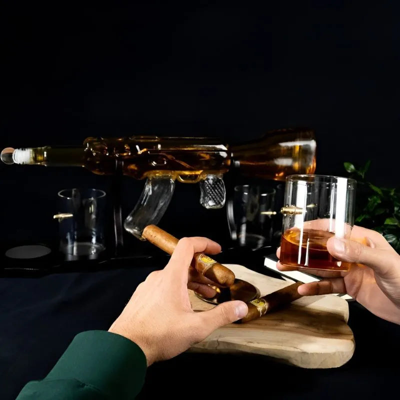 Geschenkset: AK47-Karaffe, Gewehr und 4 Gläser mit Kugeln