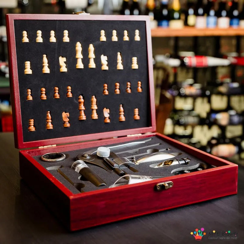 Deluxe-Set mit Schach- und Weinzubehör in einer Box