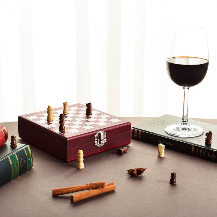 Checkmate Elegantes Schach- und Weinzubehör-Set