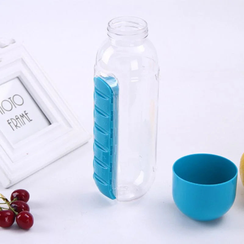 Multifunktionale Wasserflasche mit Tabletfach
