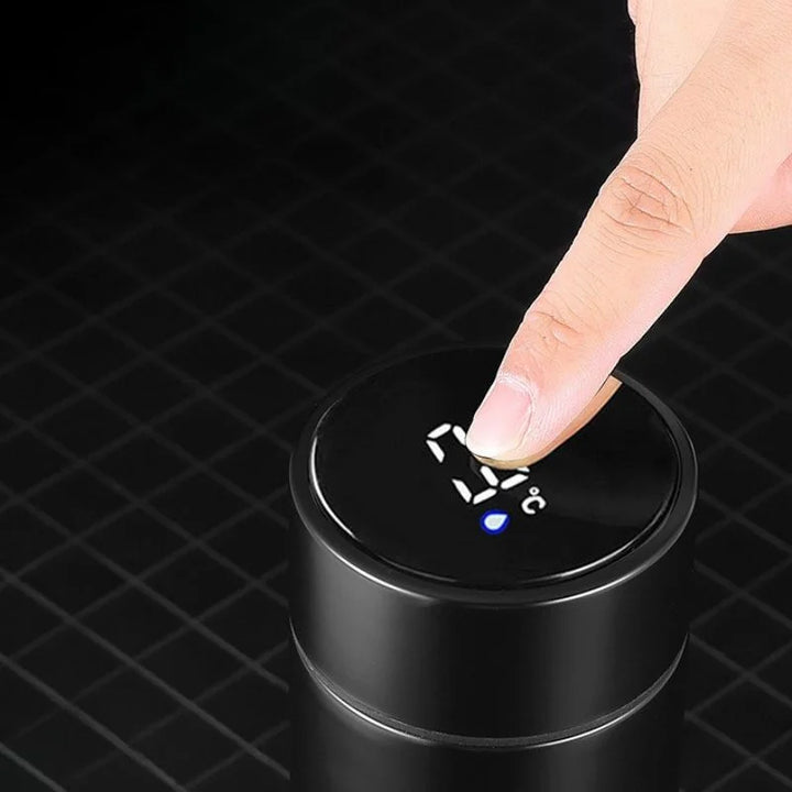 Smarte Thermoskanne mit Temperaturanzeige