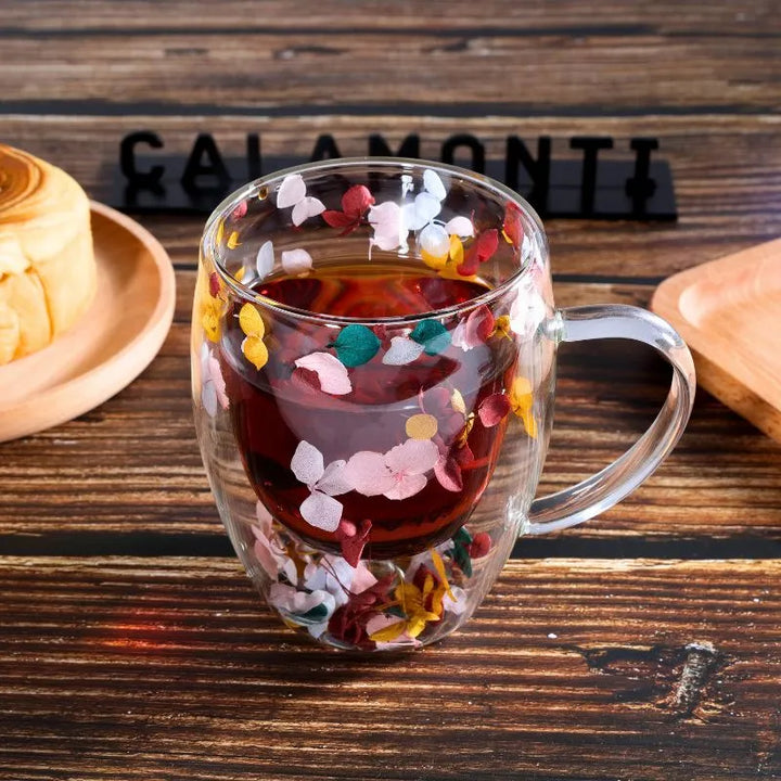 Kaffeetasse mit Blumenaroma