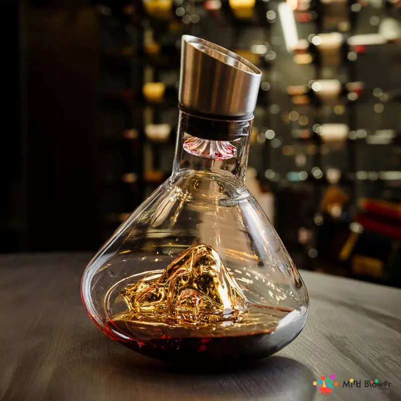 Golden Mountain On Top of the World Geschenkkaraffe mit Reinigungsbällen