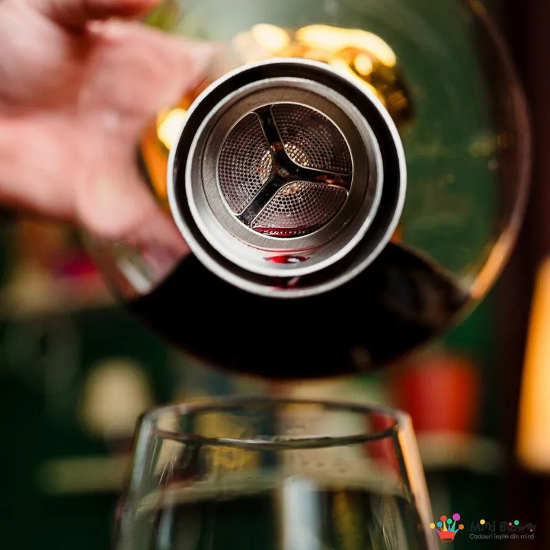 Golden Mountain On Top of the World Geschenkkaraffe mit Reinigungsbällen