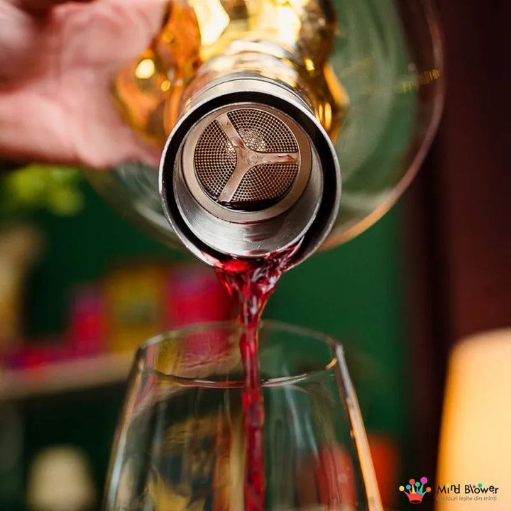 Golden Mountain On Top of the World Geschenkkaraffe mit Reinigungsbällen