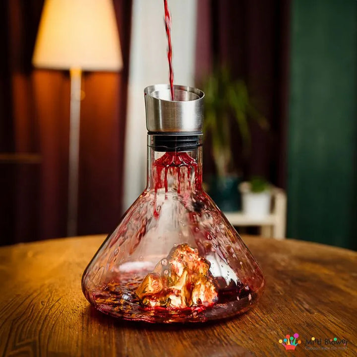 Golden Mountain On Top of the World Geschenkkaraffe mit Reinigungsbällen