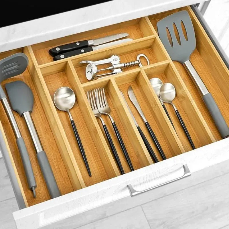 Verstellbarer Besteckkasten aus Bambus mit 8 Fächern