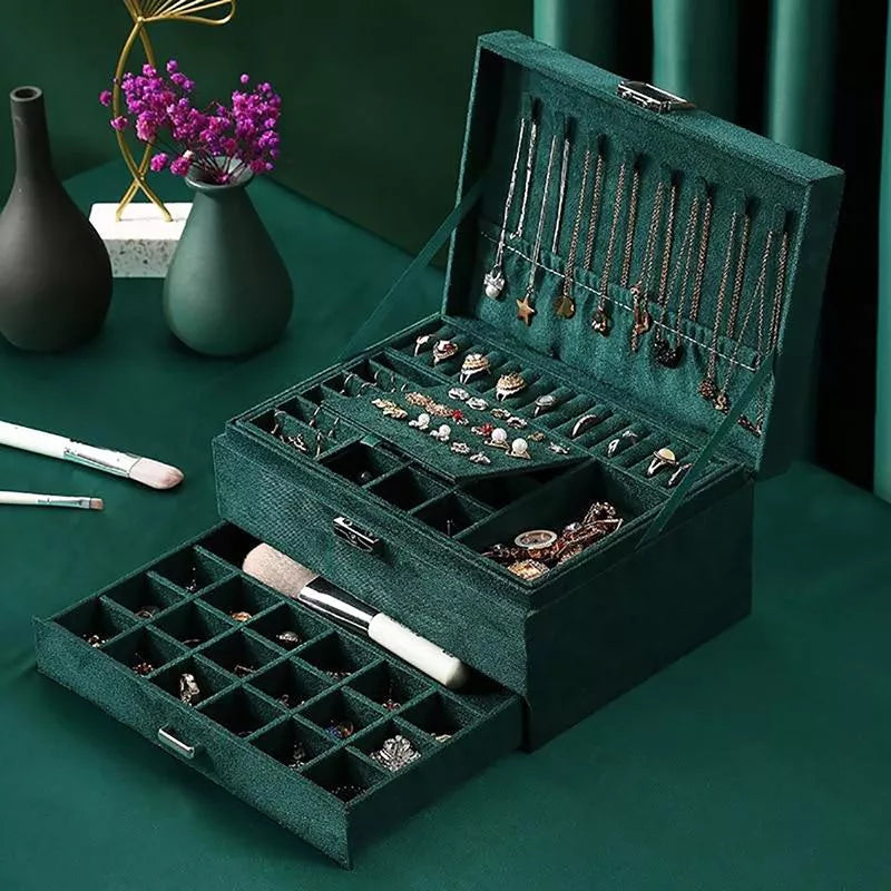 Schmuckschatulle mit Schlüssel, grünes Smaragdarmband, 7 Charms GRATIS