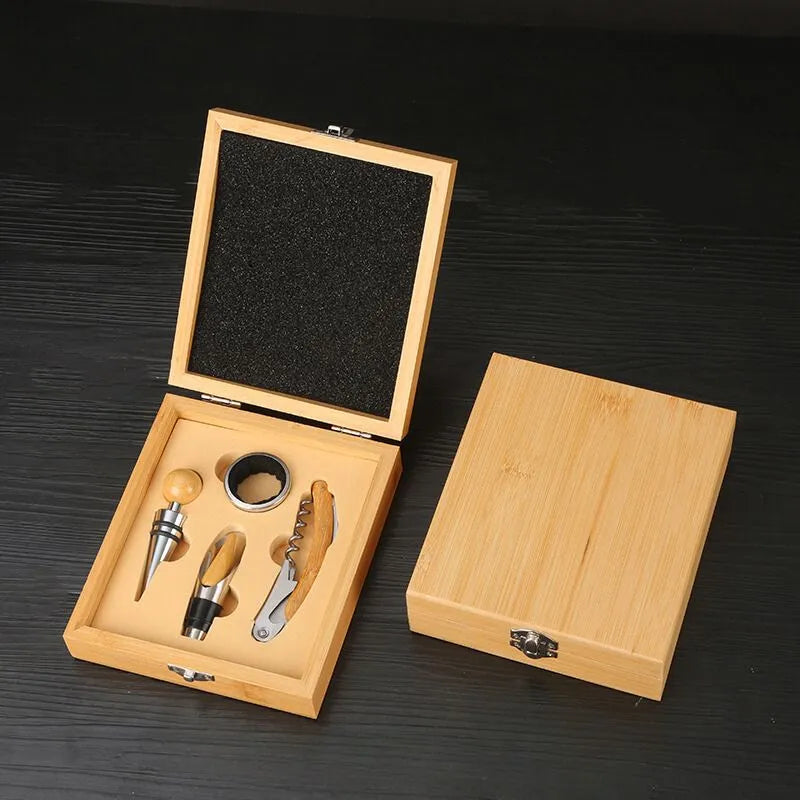 Geschenkbox mit 4 Weinaccessoires