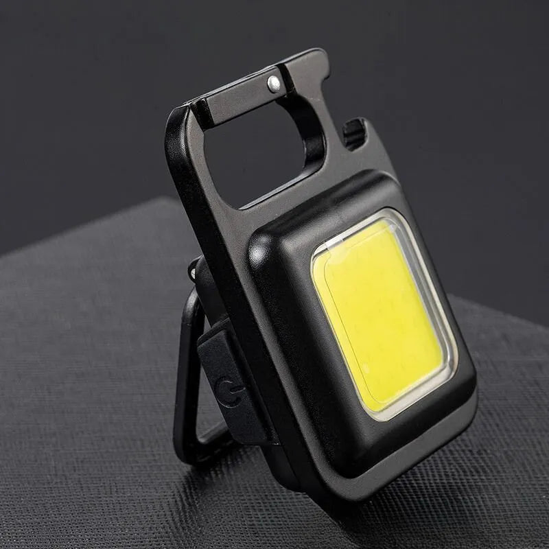 mini-latarka-przenosna-i-ladowalna  