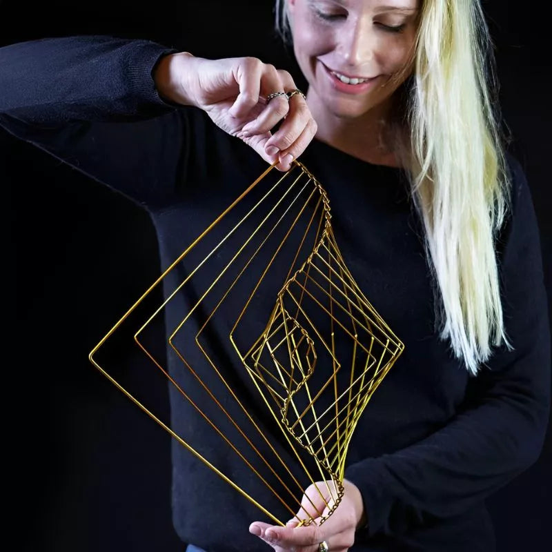 kinetyczna-rzezba-square-wave-spinner  