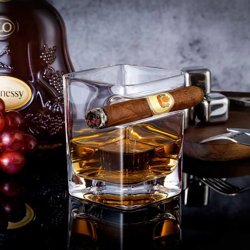 szklanka-do-whiskey-z-uchwytem-na-cygaro  