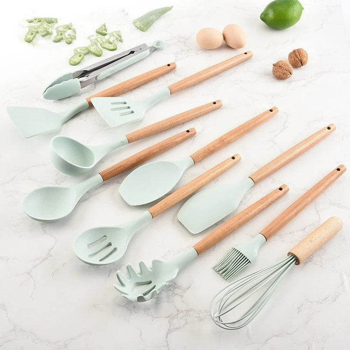 Set mit 12 Küchenutensilien