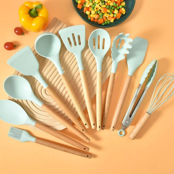 Set mit 12 Küchenutensilien