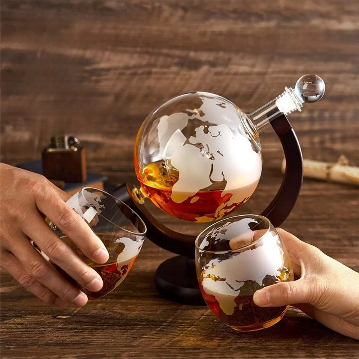 Globus Karaffe Geschenkset mit 2 Epique Gläsern und einem Fassungsvermögen von 850 ml