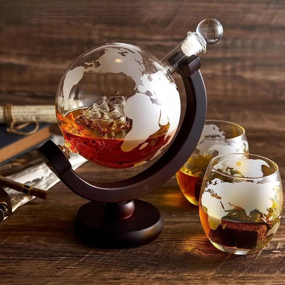 Globus Karaffe Geschenkset mit 2 Epique Gläsern und einem Fassungsvermögen von 850 ml