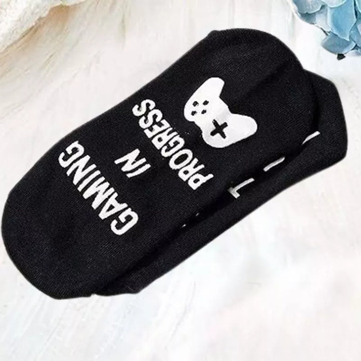 Lustige Gamer-Socken. Sprich nicht mit mir, bis ich sterbe.