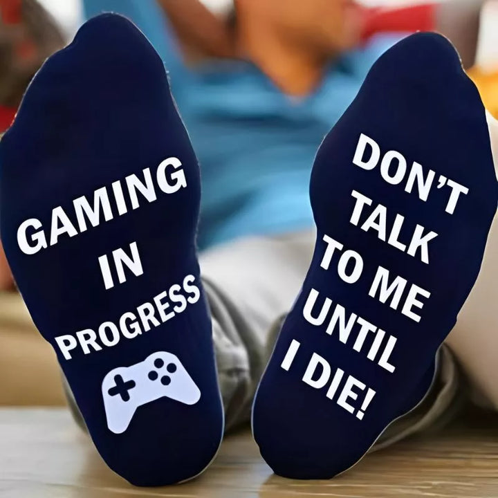 Lustige Gamer-Socken. Sprich nicht mit mir, bis ich sterbe.