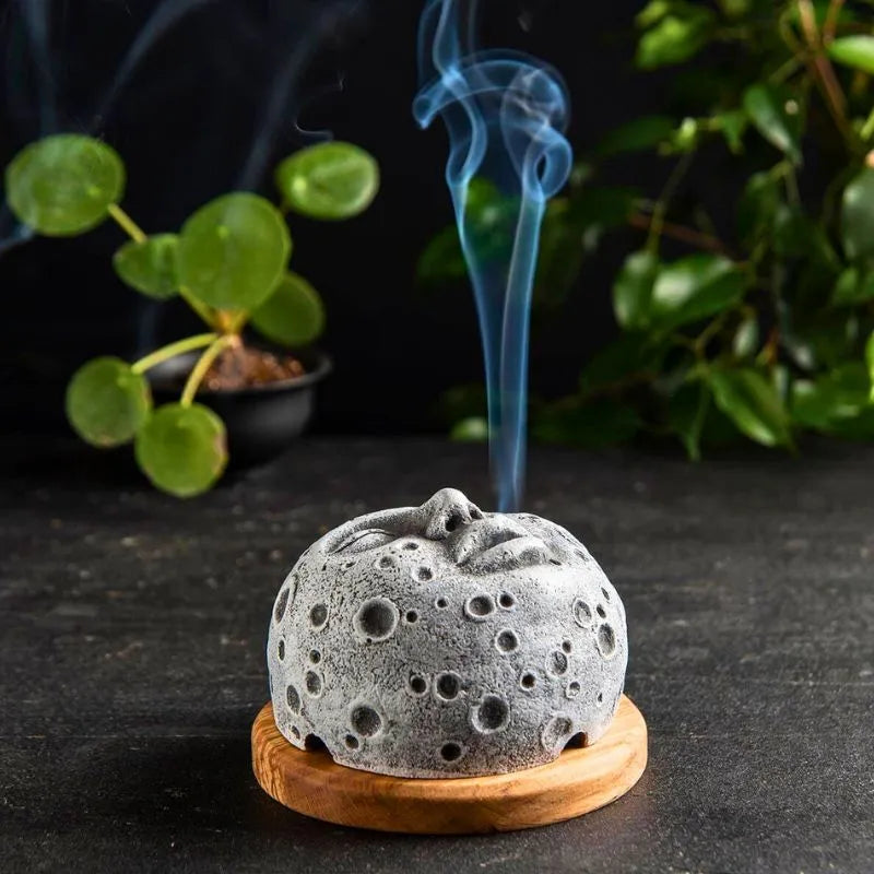 Räucherstäbchenhalter mit Mondgesicht-Kegel