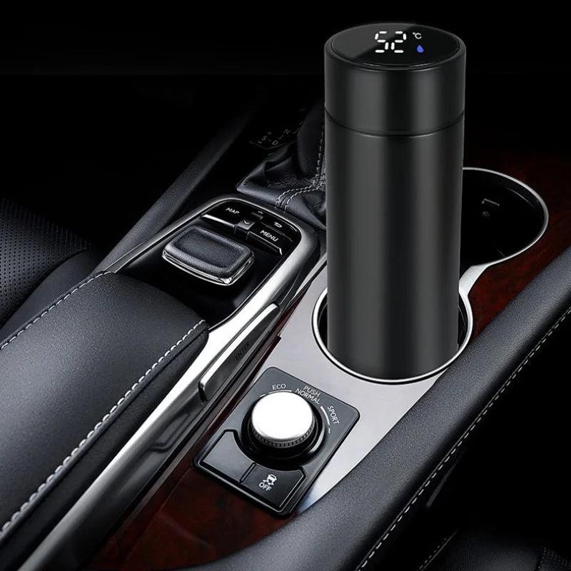 Smarte Thermoskanne mit Temperaturanzeige